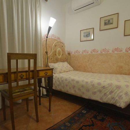 Bed and Breakfast Borgo Della Rocca Монтемурло Экстерьер фото
